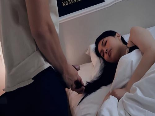 The son masturbating next to his young stepmother who was sleeping was discovered and ended The son masturbating next to his young stepmother who was sleeping was discovered and ended